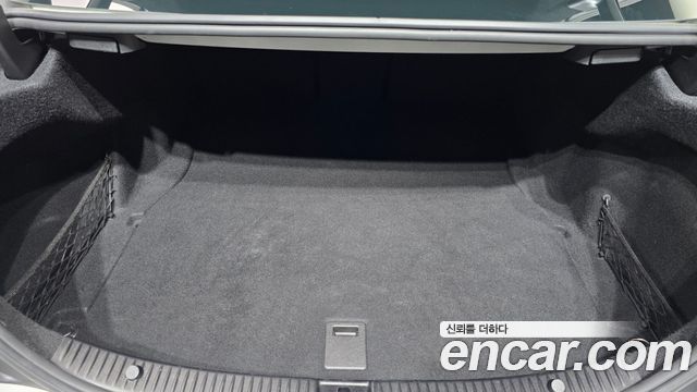 Mercedes-Benz C-Class 2018 — photo 30