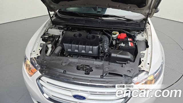 Ford Taurus 2015 — photo 6