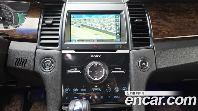Ford Taurus 2015 — photo 18