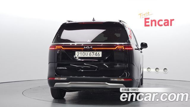 Kia Canival 2023 — photo 4