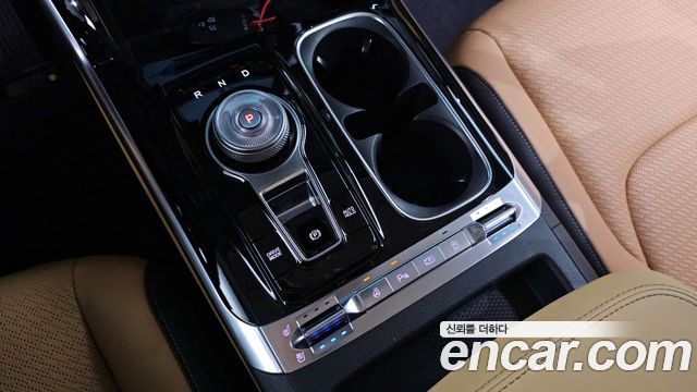 Kia Canival 2023 — photo 12