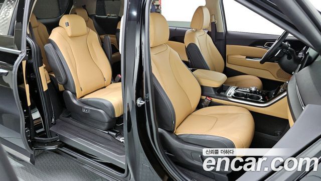 Kia Canival 2023 — photo 17