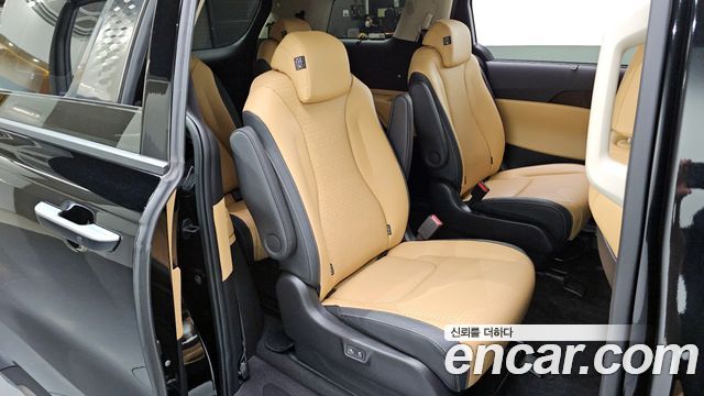 Kia Canival 2023 — photo 18