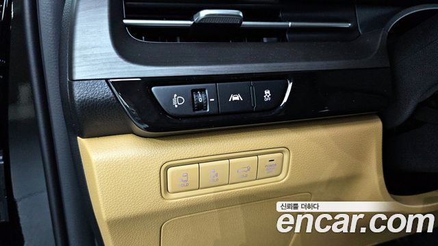 Kia Canival 2023 — photo 24