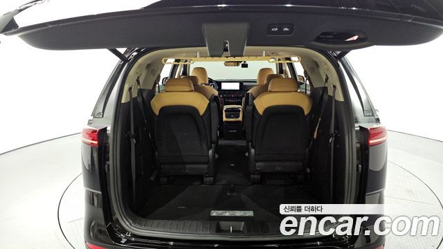 Kia Canival 2023 — photo 26