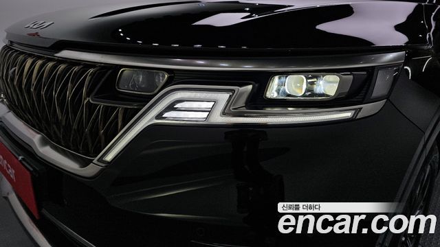 Kia Canival 2023 — photo 8
