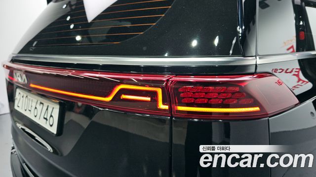 Kia Canival 2023 — photo 9