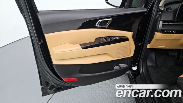 Kia Canival 2023 — photo 14