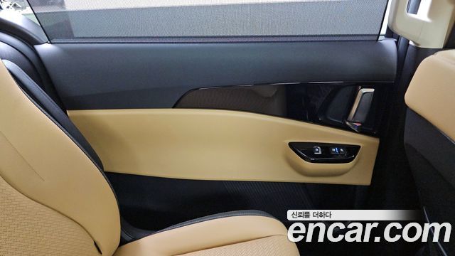 Kia Canival 2023 — photo 15