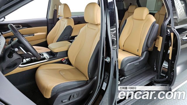 Kia Canival 2023 — photo 16