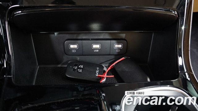 Kia Canival 2023 — photo 28