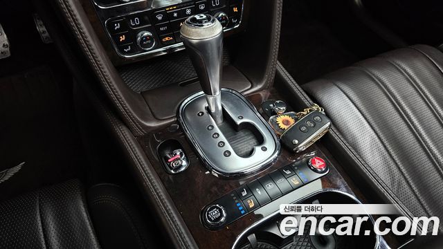 Bentley Flying Spur 2014 — photo 9