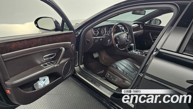 Bentley Flying Spur 2014 — photo 10