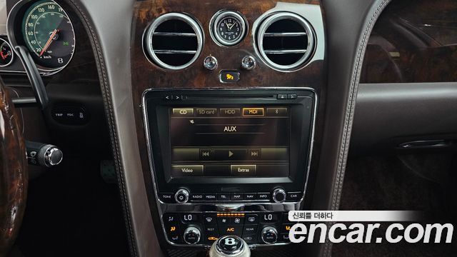 Bentley Flying Spur 2014 — photo 12