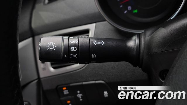 Hyundai AVANTE 2016 — photo 25