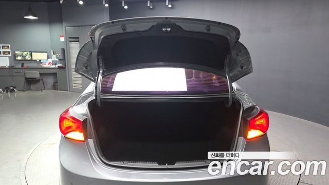 Hyundai AVANTE 2016 — photo 26