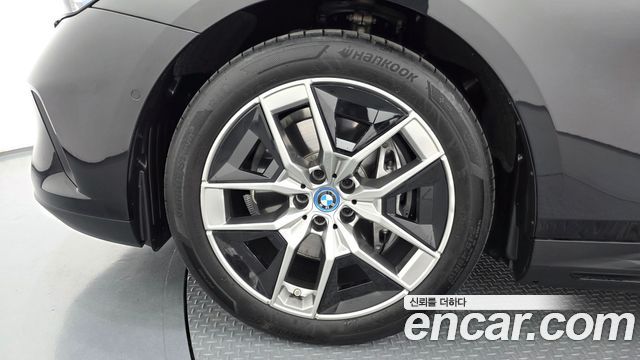 BMW i5 2025 — photo 5