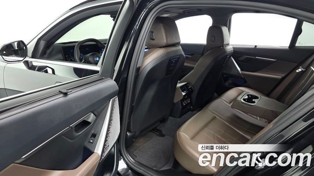 BMW i5 2025 — photo 17