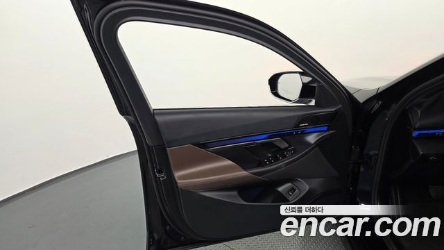 BMW i5 2025 — photo 14