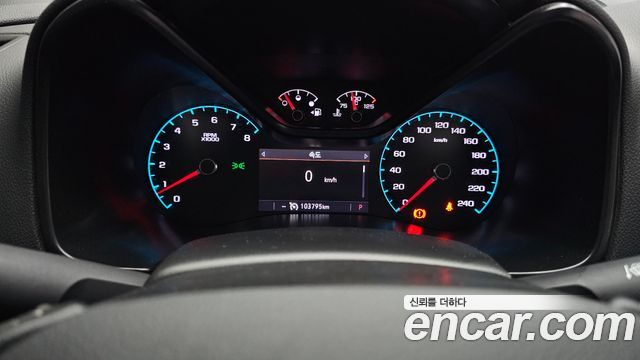 Chevrolet Korea Colorado 2022 — photo 11