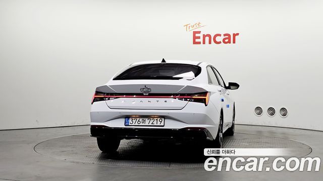 Hyundai AVANTE 2023 — photo 4