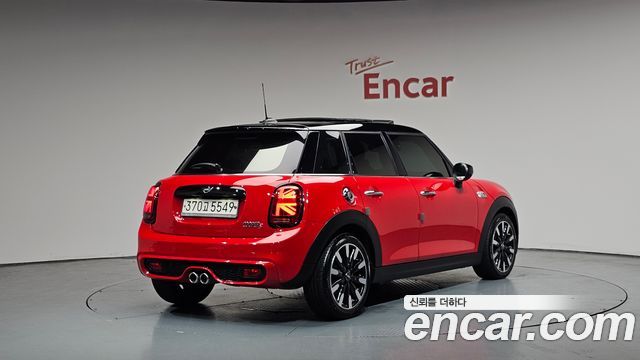 Mini Cooper 2021 — photo 2