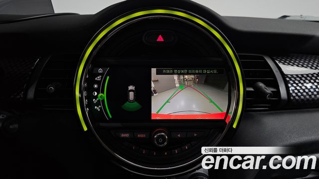 Mini Cooper 2021 — photo 21