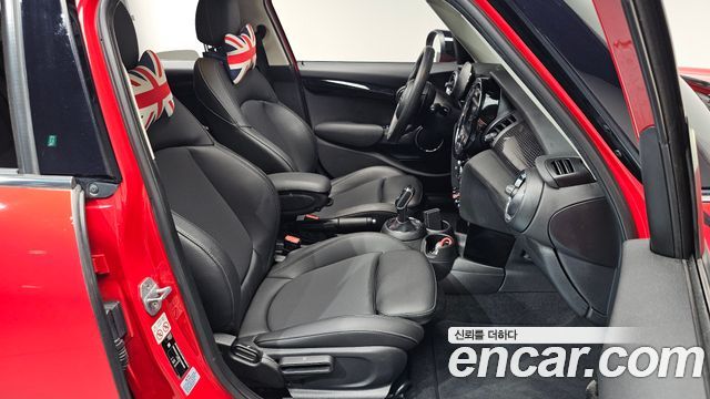 Mini Cooper 2021 — photo 16