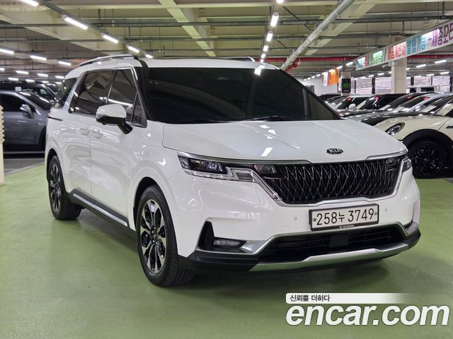 Kia Canival 2021 — photo 2