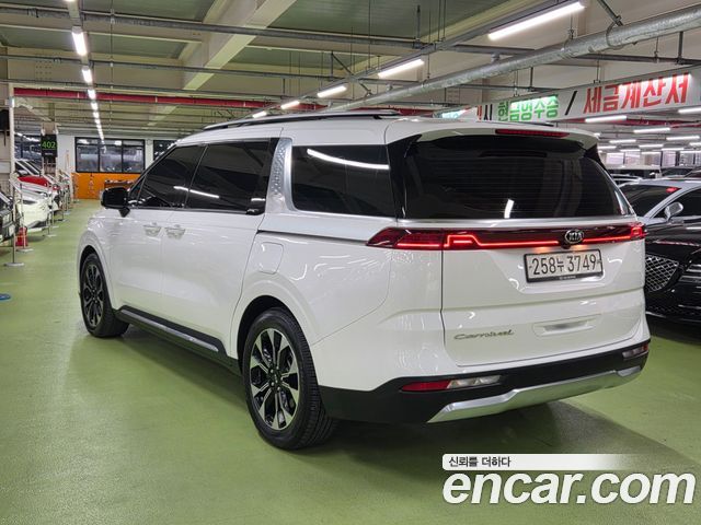 Kia Canival 2021 — photo 4