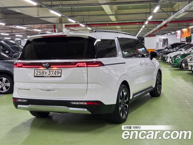 Kia Canival 2021 — photo 5
