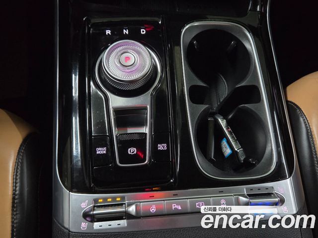 Kia Canival 2021 — photo 16