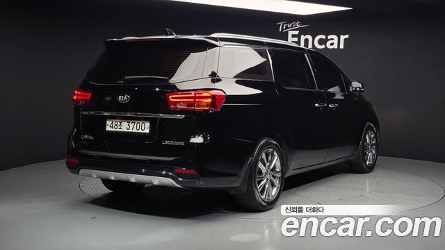 Kia Canival 2019 — photo 2