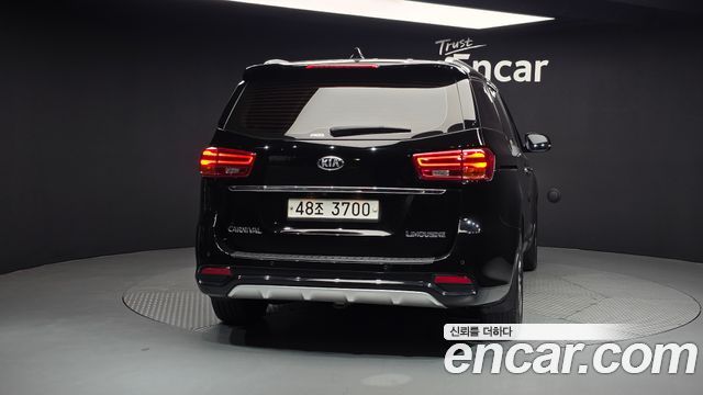 Kia Canival 2019 — photo 4