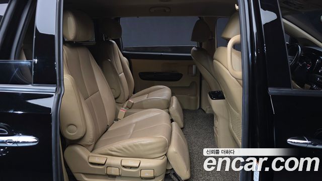 Kia Canival 2019 — photo 17
