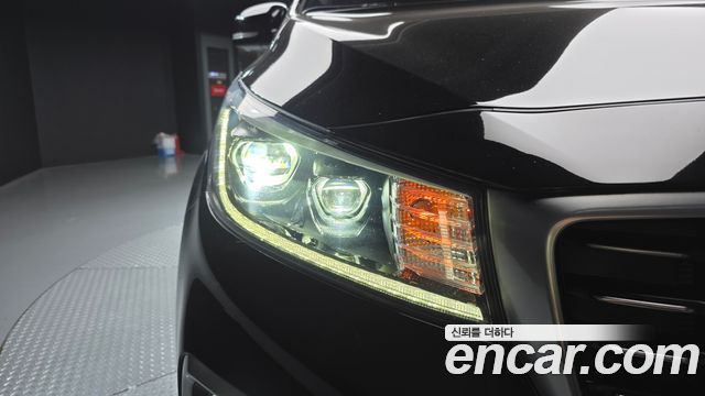 Kia Canival 2019 — photo 8