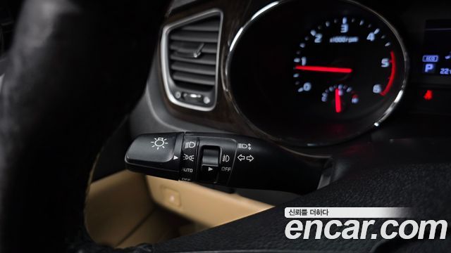 Kia Canival 2019 — photo 32