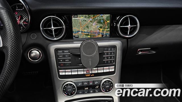 Mercedes-Benz SLC-Class 2018 — photo 18