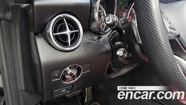 Mercedes-Benz SLC-Class 2018 — photo 23