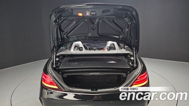 Mercedes-Benz SLC-Class 2018 — photo 26
