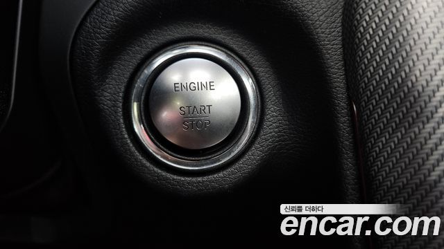 Mercedes-Benz SLC-Class 2018 — photo 28
