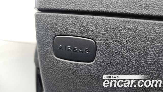 Mercedes-Benz SLC-Class 2018 — photo 30