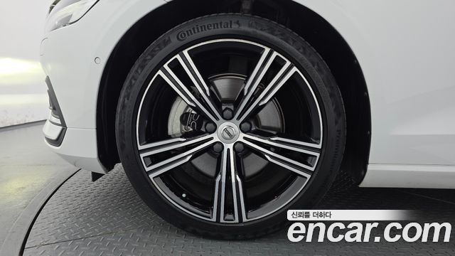 Volvo S60 2021 — photo 5