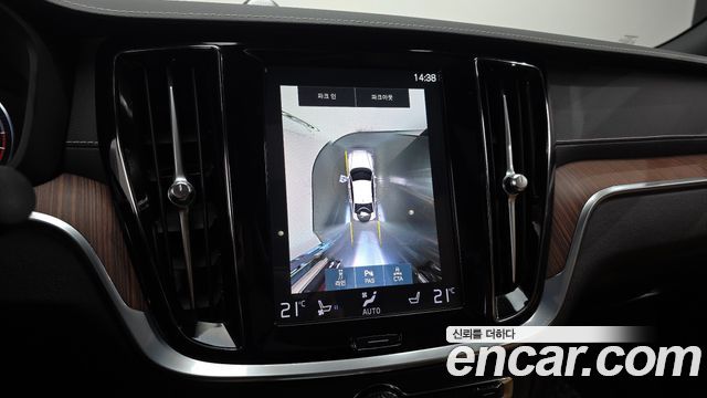 Volvo S60 2021 — photo 21