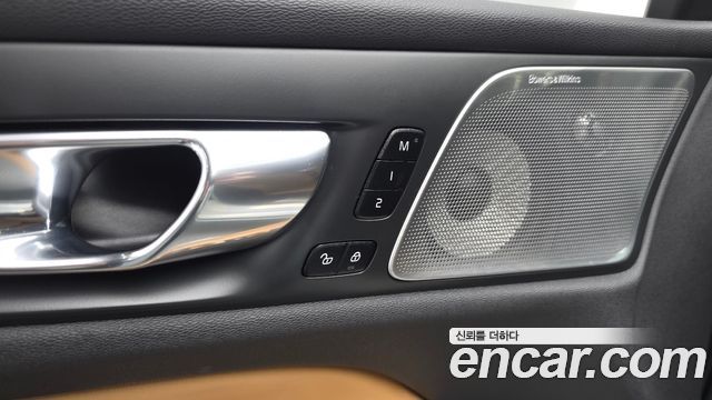 Volvo S60 2021 — photo 26