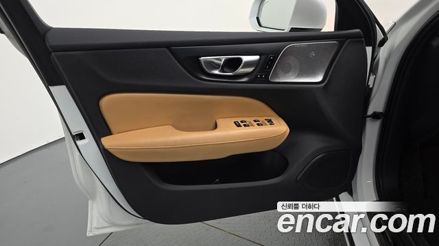 Volvo S60 2021 — photo 14