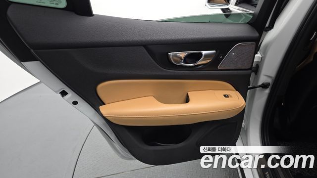 Volvo S60 2021 — photo 15