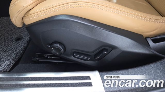 Volvo S60 2021 — photo 31