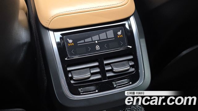 Volvo S60 2021 — photo 33