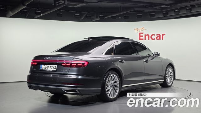 Audi A8 2021 — photo 2